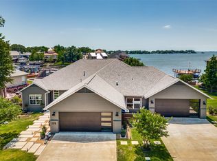115 White Cap Ln, Mabank, TX 75156