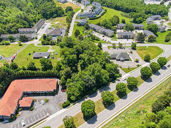 3rd image of Auburn Ave