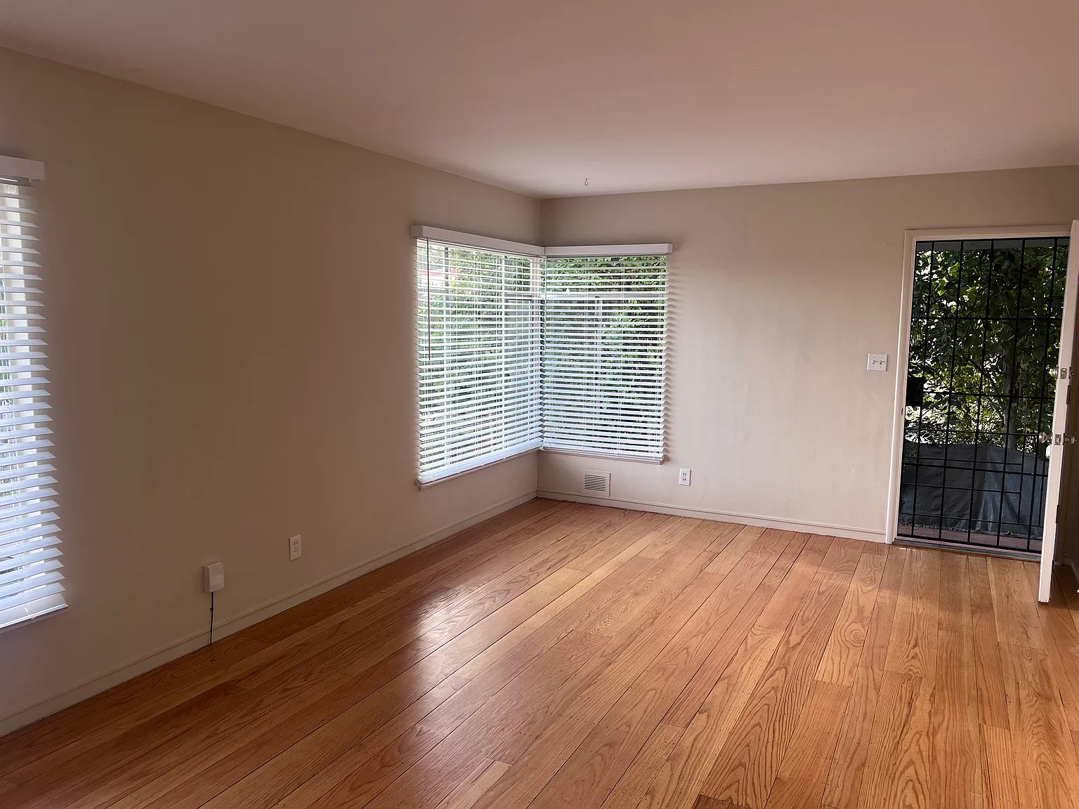 1 bed, 700 sqft, $2,350 — Photo 4
