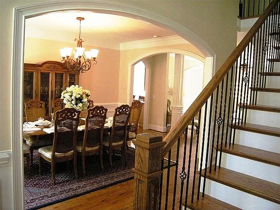  Dining room looking from the foyer 