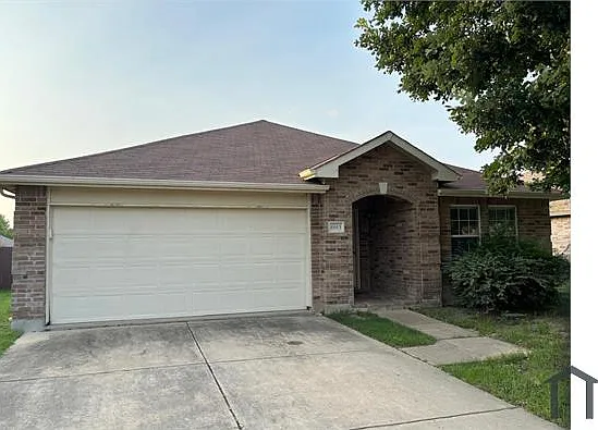 4613 Mountain Oak St — Photo 2