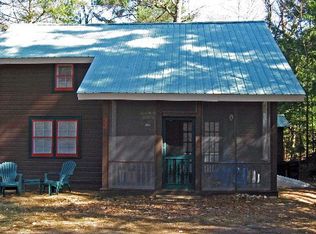 33 Woodland Ln, Saranac Lake, NY 12983