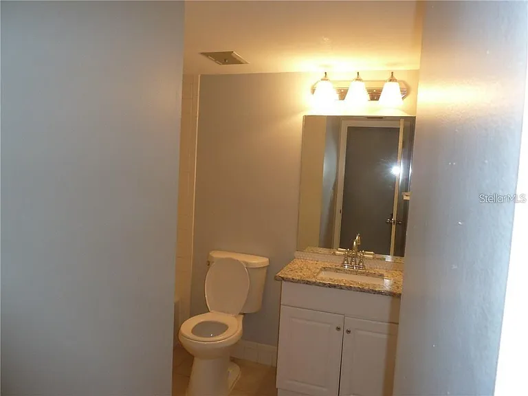 212 Caryl Way #212 — Photo 6