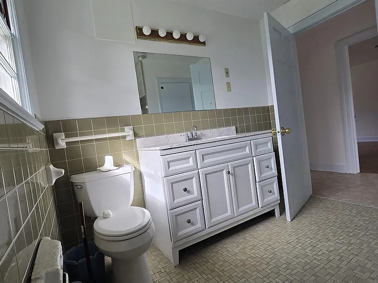 560 Staring Ln — Photo 16