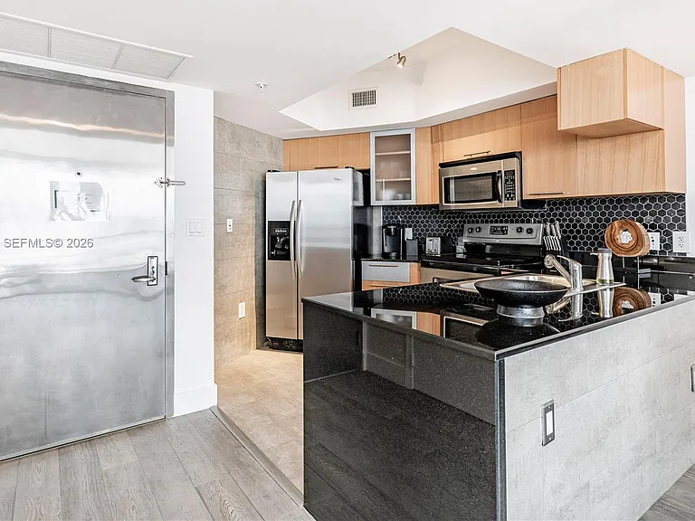 1750 N Bayshore Dr #3914 — Photo 4