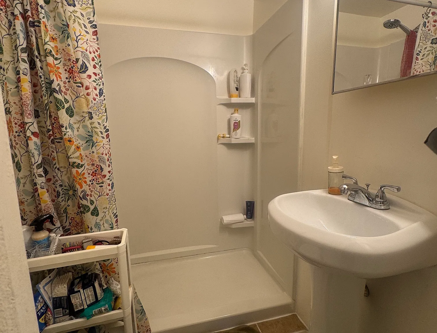 3 bed, 1200 sqft, $1,050 — Photo 2