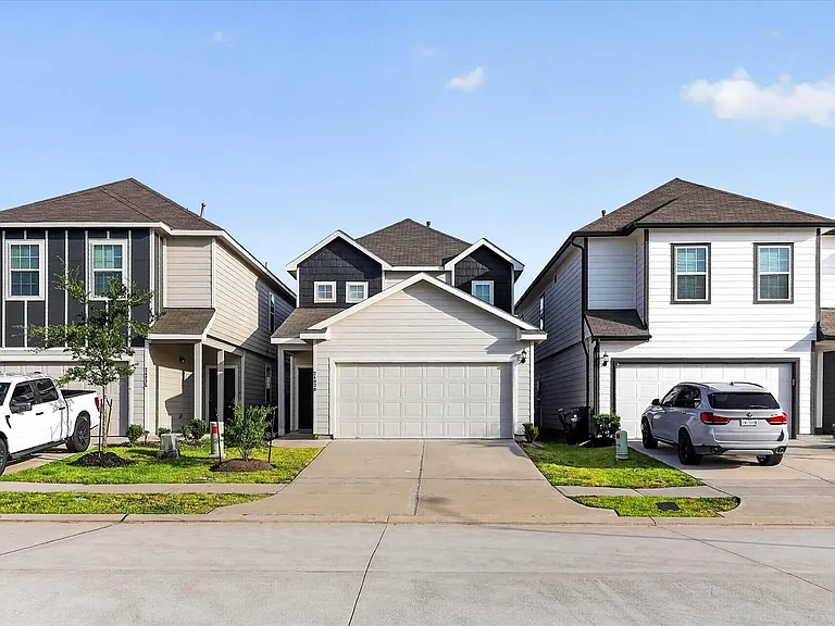 24839 Goldoni Dr — Photo 2