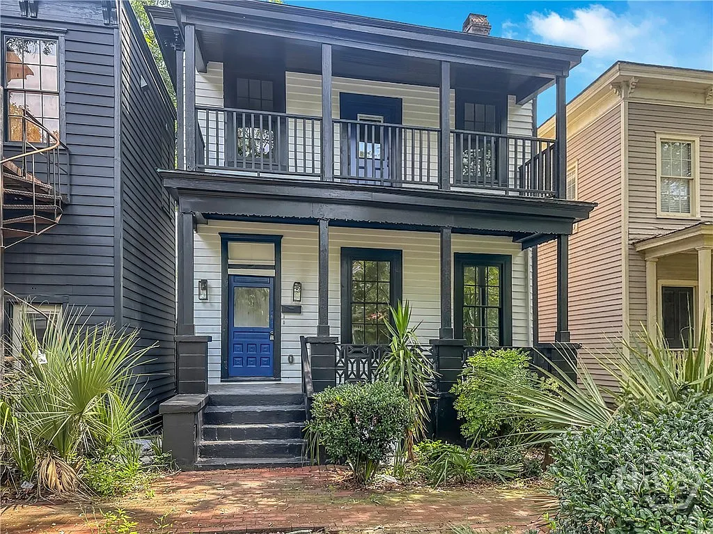 3 bed, 2.0 bath, 1000 sqft, $2,500 — Photo 2