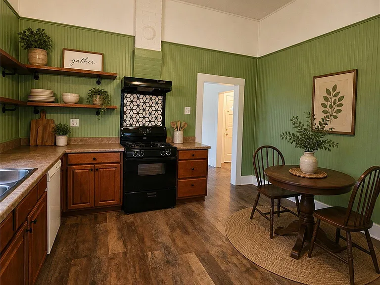 401 Shaw St — Photo 15