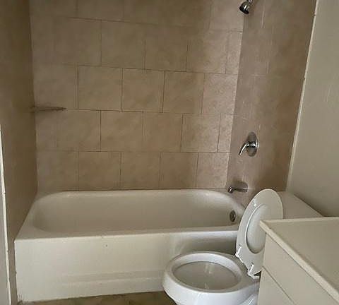 4th image of 3822 Williamsburg Dr