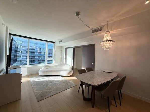 68 Smithe St, Vancouver, BC V6B 0P4