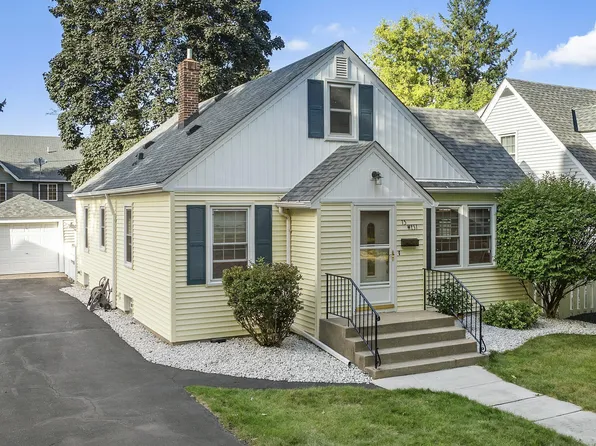 15 Belvidere St W, Saint Paul, MN 55107