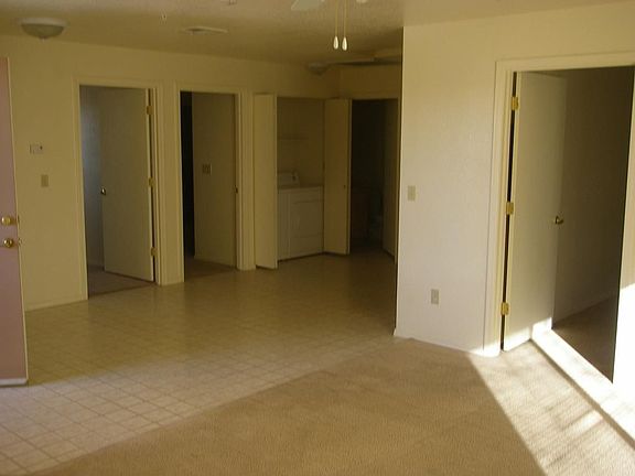 5th image of 36 E Vaughn Ave #11