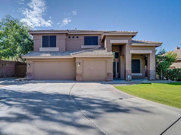 3rd image of 4595 E Olive Ct