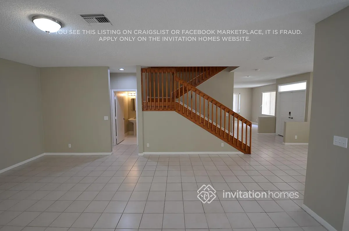 Building Photo - 10444 Sunstream Ln