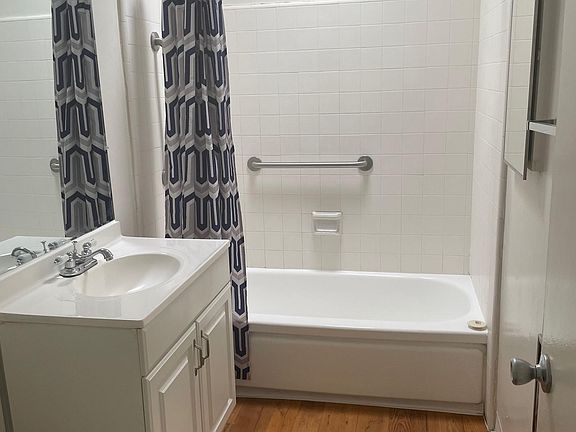 3rd image of 21722 Roscoe Blvd #11