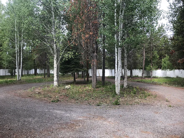 Bridge Dr — Photo 25