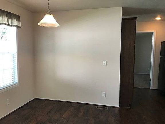 2nd image of 444 Bellewood St SE #37