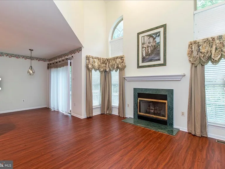 352 Glennbrook Way — Photo 11