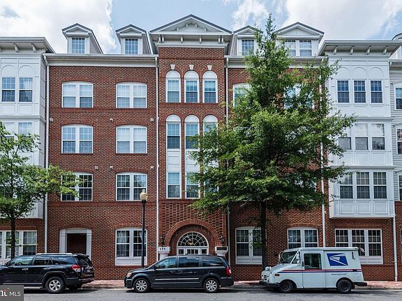 2nd image of 171 Somervelle St APT 413