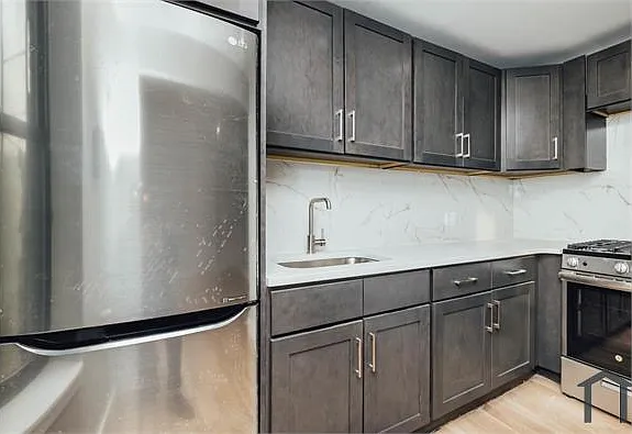 4204 Barnes Ave #1B — Photo 2