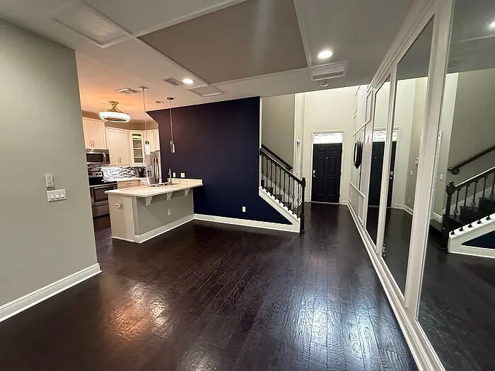 3 bed, 2.5 bath, 2056 sqft, $2,295 — Photo 3