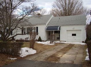 10 Field Pl, Branford, CT 06405