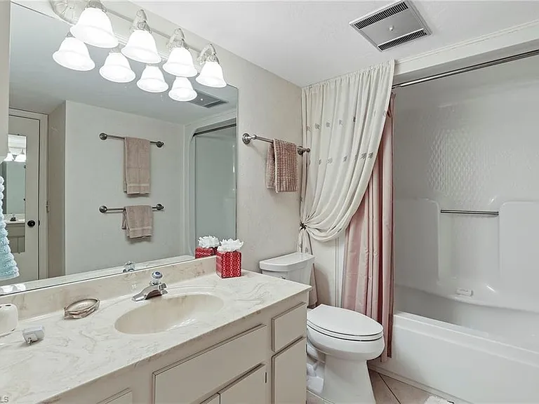 84 Georgetown Blvd #84 — Photo 13