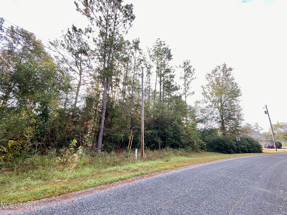 2nd image of Pine Ridge Dr