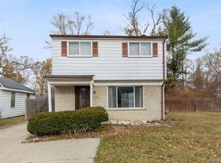 19682 Jeanette St, Southfield, MI 48075