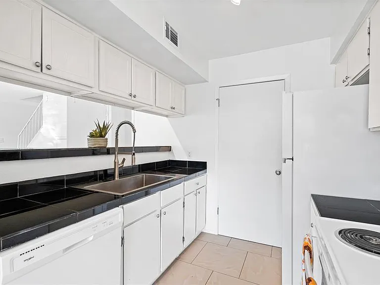 4413 Whispering Valley Dr #D — Photo 13