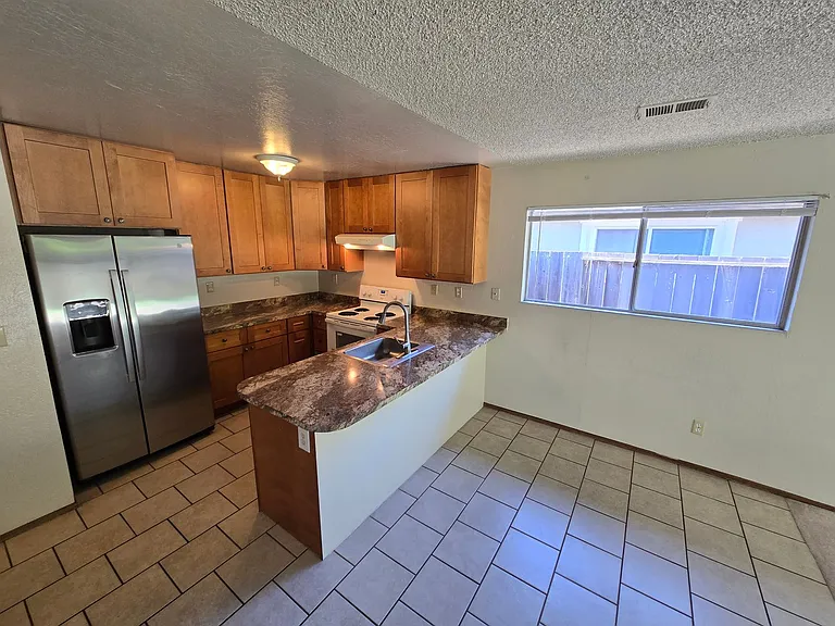 505 Mission Pl — Photo 13