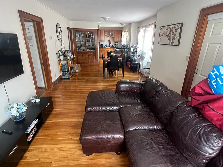 27-29 Perthshire Rd #1 — Photo 8