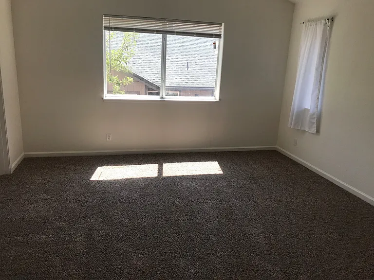 494 Len Cir — Photo 6