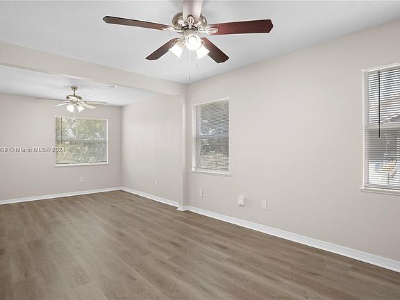 5th image of 552 SE Nome Dr