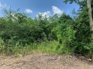 736 E Main St, Winnie, TX 77665