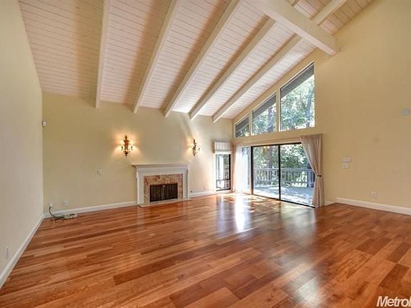 4th image of 22 Riverbank Pl