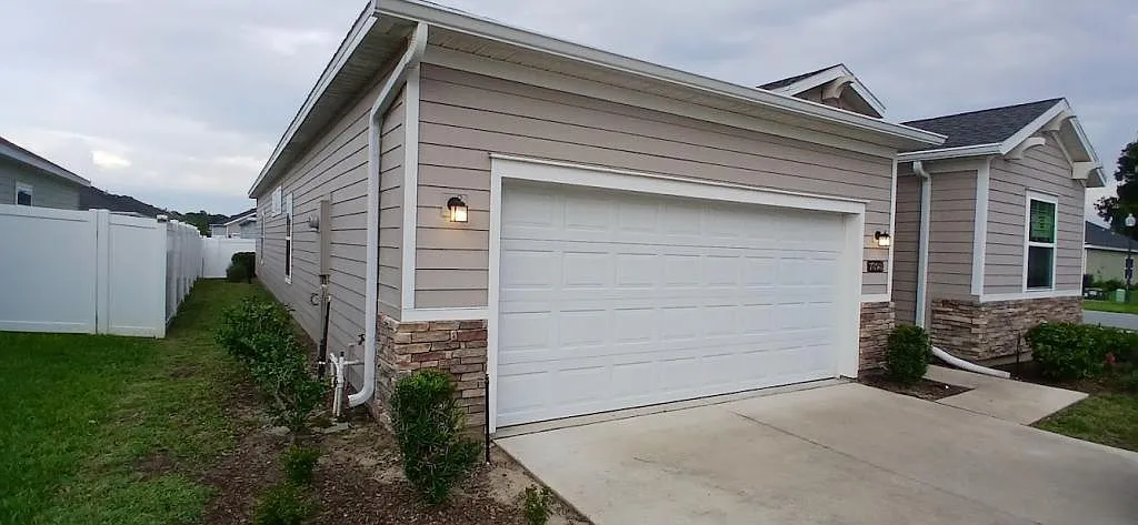 7898 SW 74th Lp — Photo 3