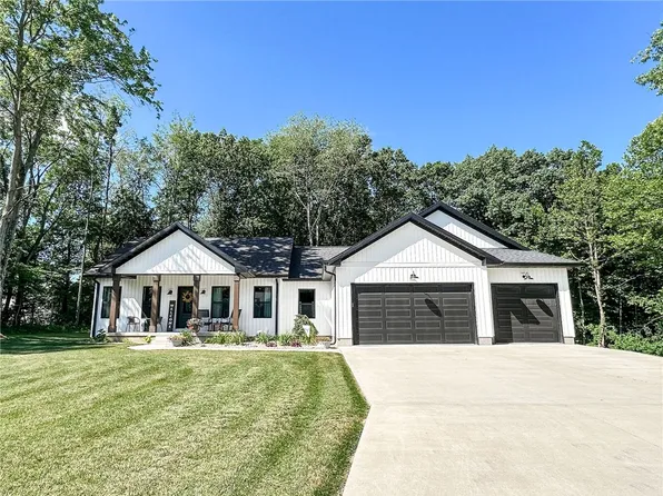 3 Wood Ridge Ln, Marshall, IL 62441