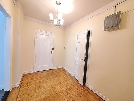 4th image of 4755 39th Pl APT 1D