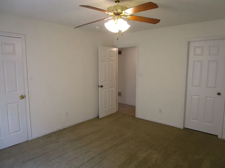 5013-5015 Betty Jean Way — Photo 7