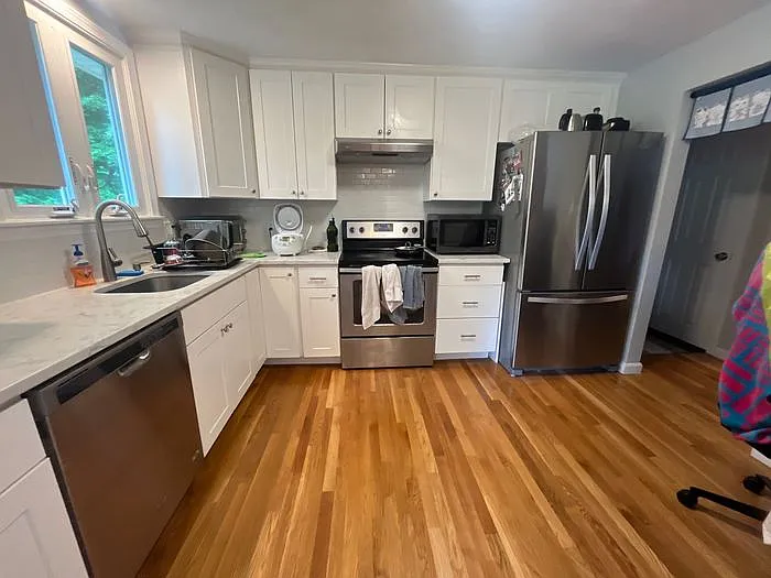 1 Sandra Ave — Photo 3