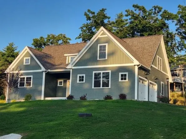 8 Overlook Circle, Auburn, NH 03032