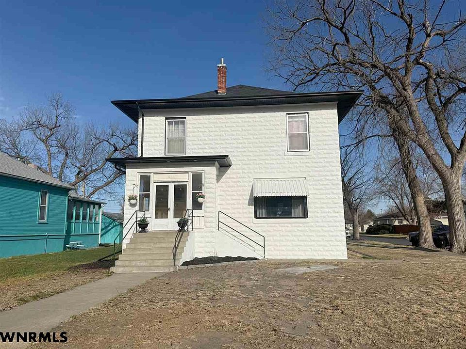 1st image of 822 N St