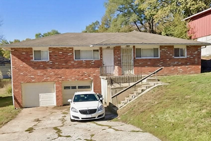 1st image of 1434 N 63rd Ter