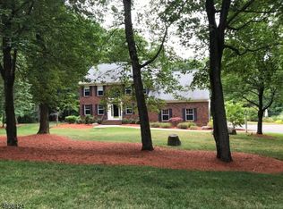 6 Rolling Ridge Dr, Rockaway, NJ 07866