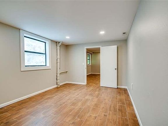 5th image of 1611 E 5th St