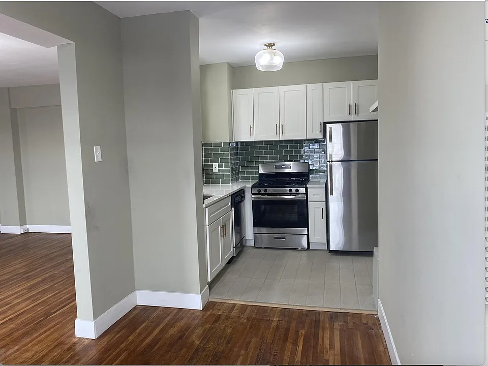 4407 W Pine Blvd #212