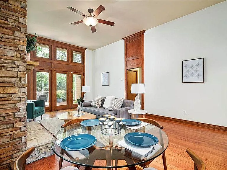 2283 Shenandoah Ave NE — Photo 6