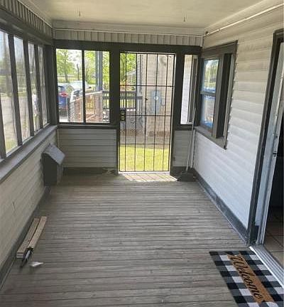 2nd image of 4030 Velie St
